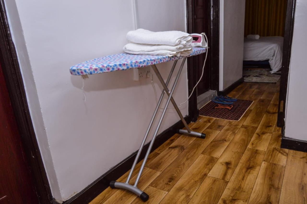 Jacky'S Fully Furnished Apartments Νακούρου Εξωτερικό φωτογραφία